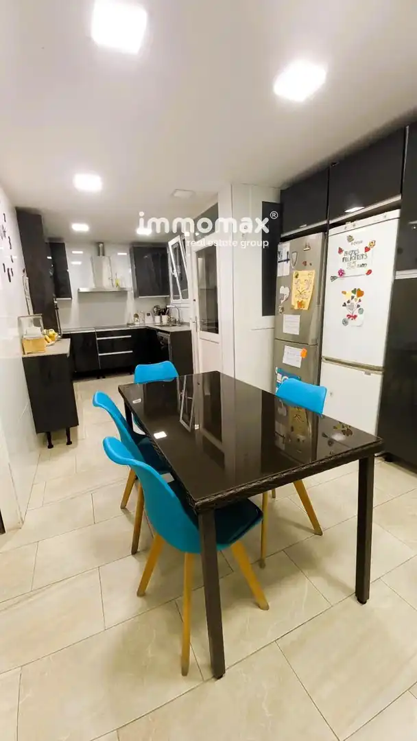 Cuina de Pis en venda en Mataró amb Aire condicionat, Calefacció i Terrassa