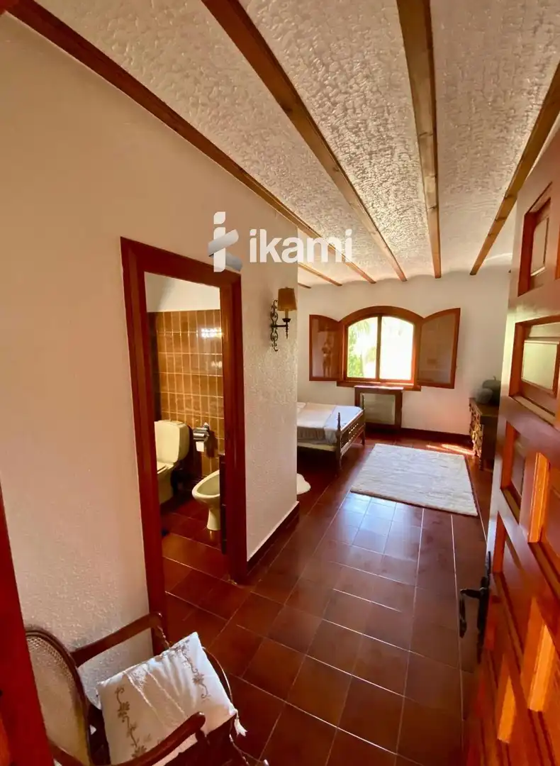 Habitación de Casa o chalet en venta en Elda con Calefacción, Trastero y Piscina