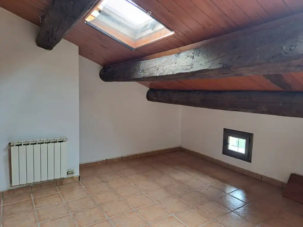 Maisonette zum Verkauf in Berga mit Heizung, Parkett und Abstellraum