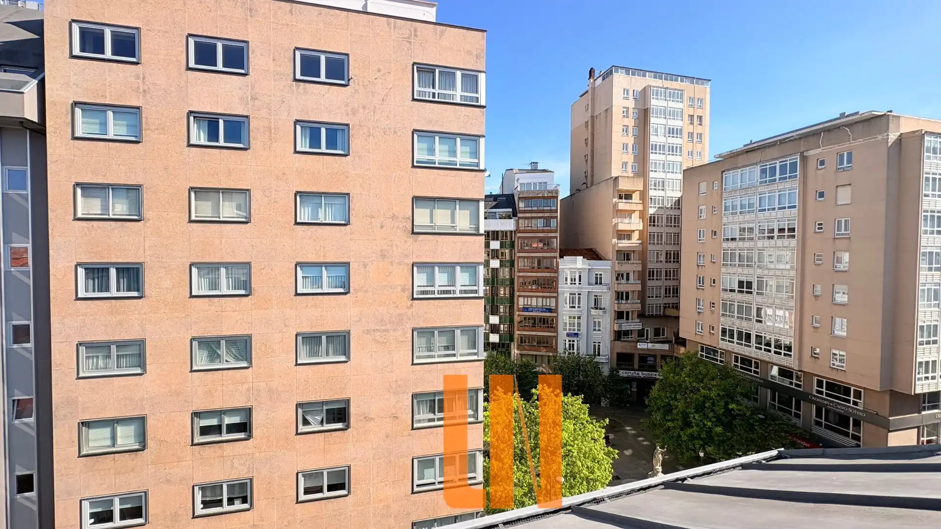 Außenansicht von Wohnung zum Verkauf in A Coruña Capital  mit Heizung, Parkett und Ofen