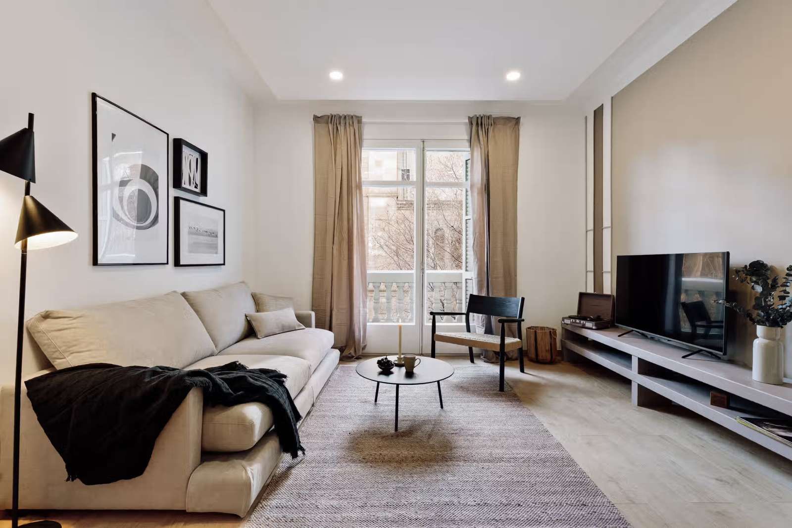 Living room of Apartment to share in  Barcelona Capital  with Air Conditioner, Heating and Terrace