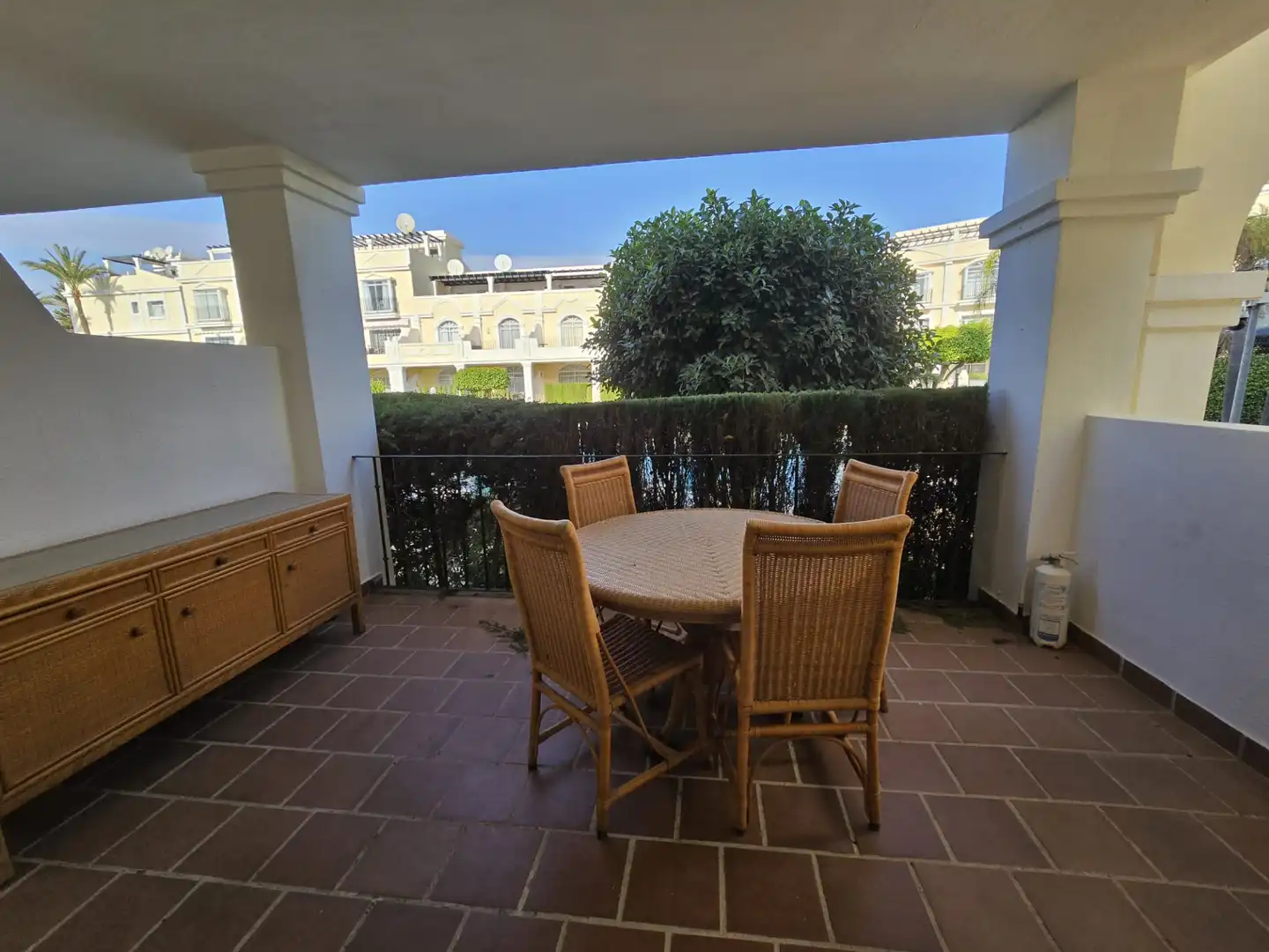 Terrasse von Einfamilien-Reihenhaus zur Miete in Marbella mit Möbliert