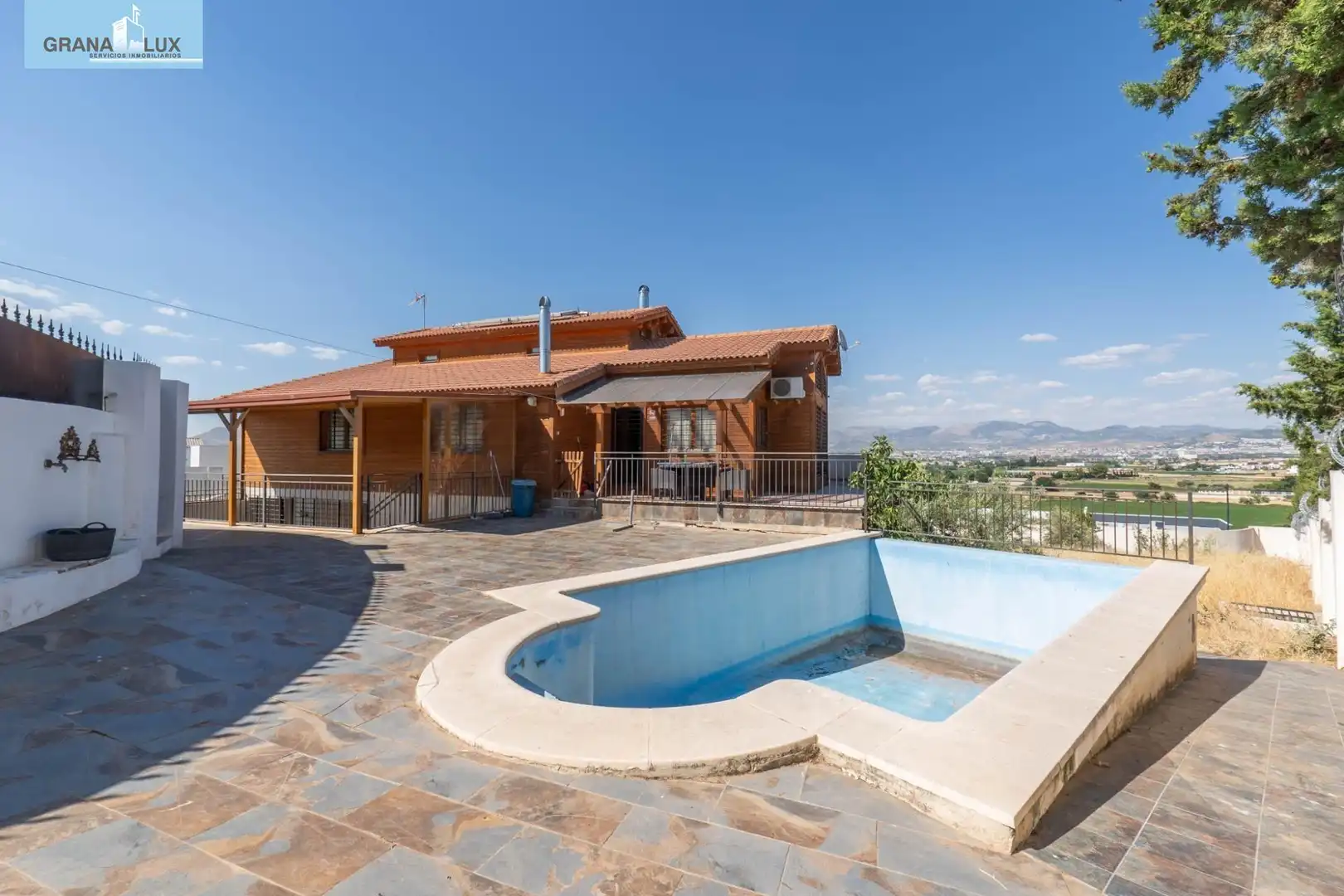 Detached house with pool for sale in Calle Nogal 5, imagen 2