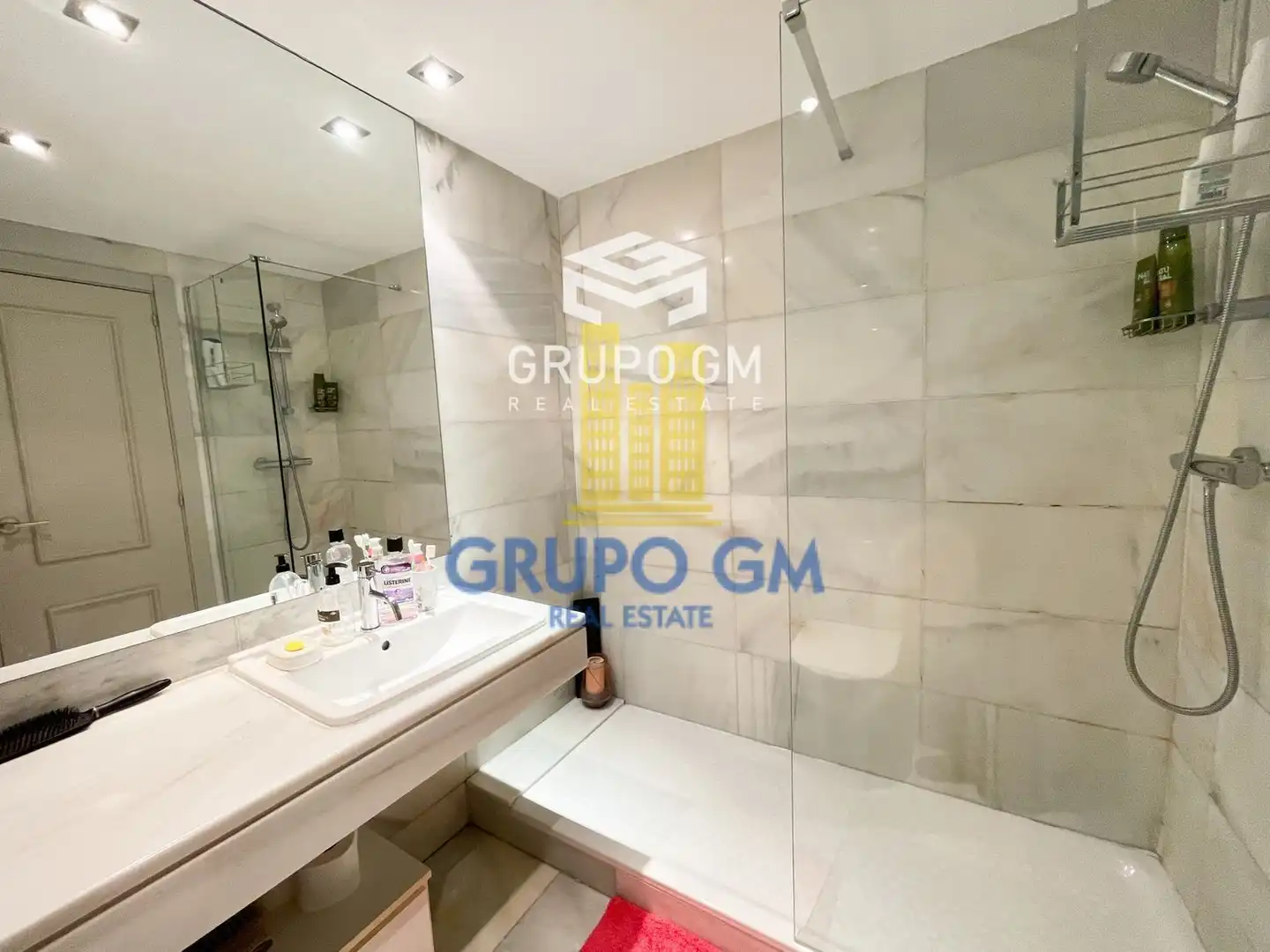Baño de Piso de alquiler en Madrid con Aire acondicionado y Amueblado