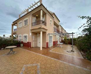 Vista exterior de Casa adosada en venda en Orihuela amb Aire condicionat