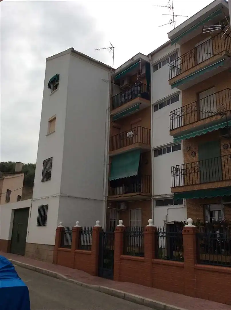 Vista exterior de Piso en venta en Linares