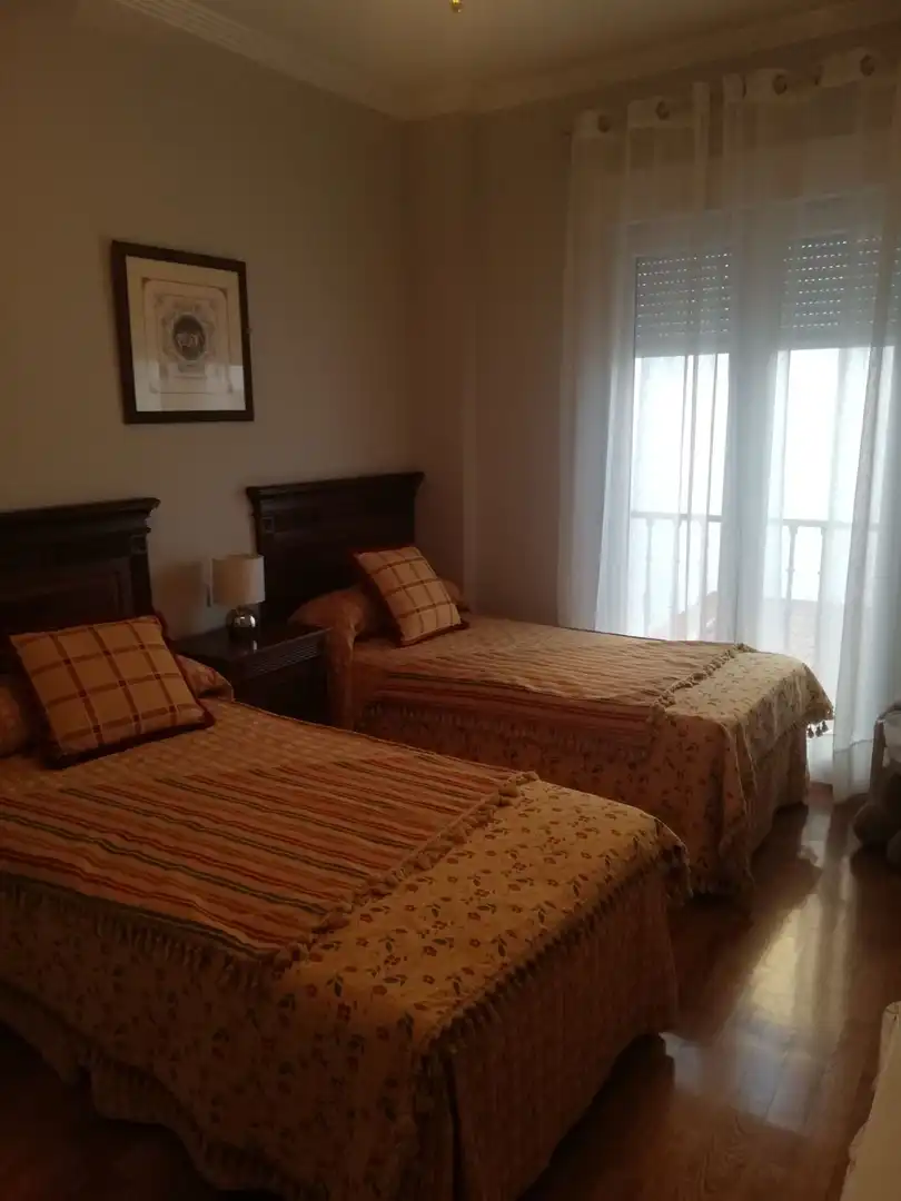 Schlafzimmer von Dachboden zur Miete in Huelva mit Klimaanlage, Terrasse und Möbliert