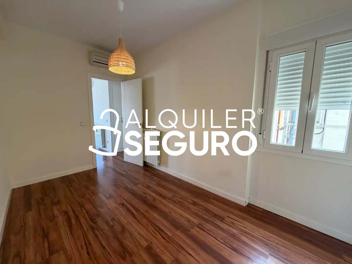 Schlafzimmer von Wohnung zur Miete in Madrid mit Klimaanlage, Heizung und Terrasse