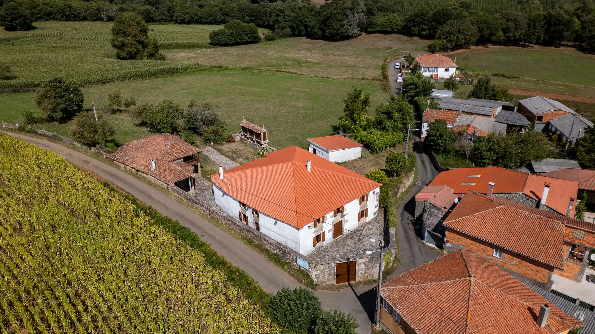 Außenansicht von Country house zum Verkauf in Lalín mit Möbliert
