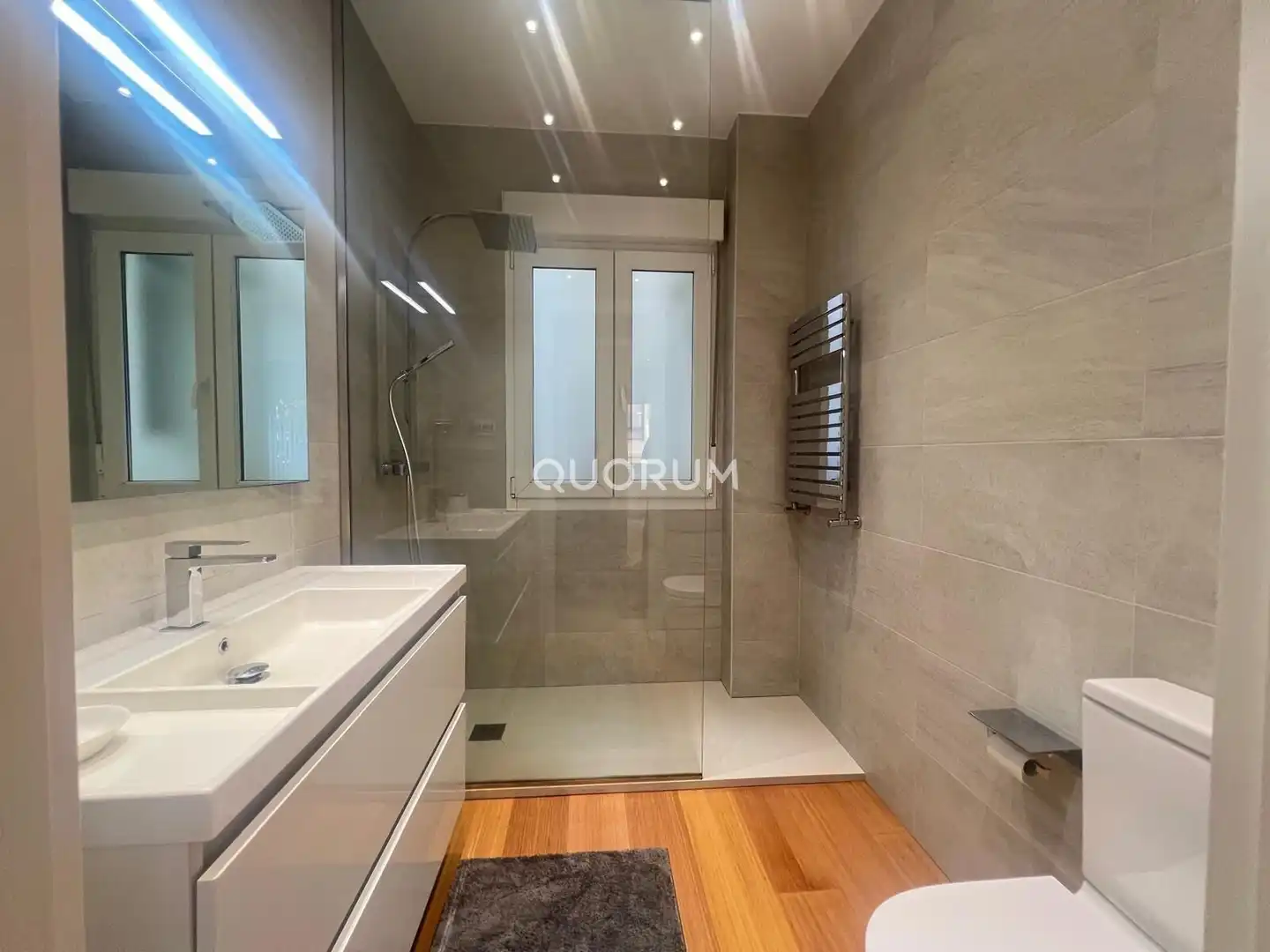Bathroom of Flat for rent in Bilbao   with Heating and Furnished