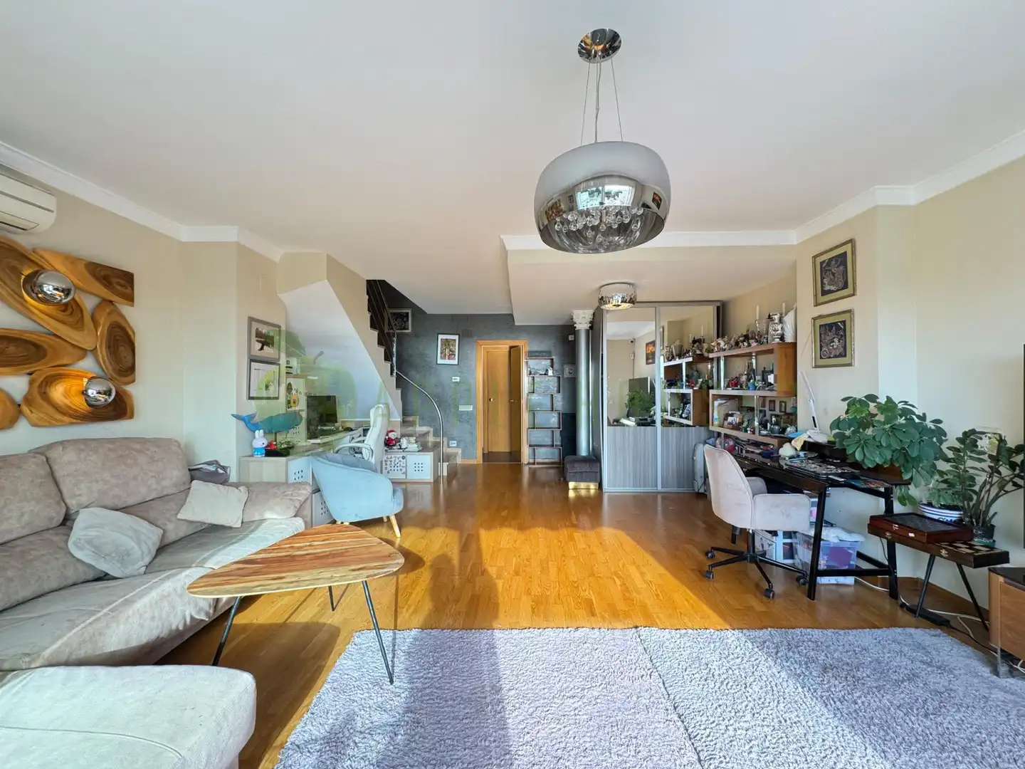 Sala de estar de Dúplex en venta en Sitges con Aire acondicionado, Calefacción y Jardín privado
