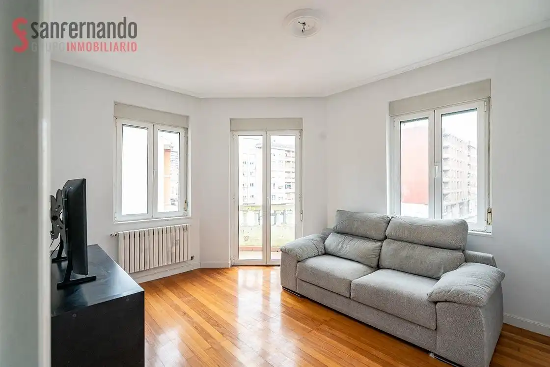 Sala de estar de Piso en venta en Torrelavega  con Balcón