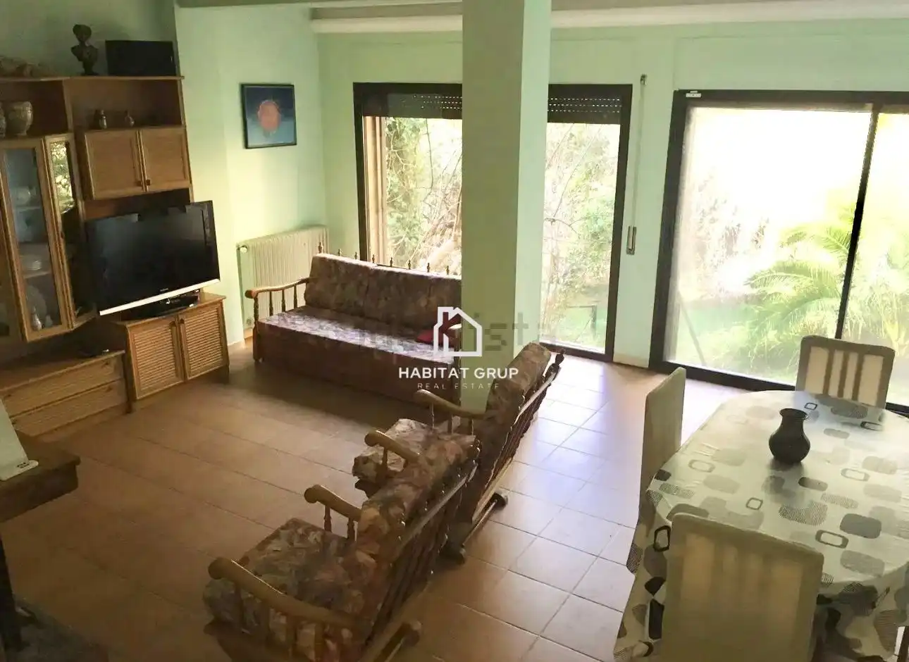 Sala d'estar de Casa o xalet en venda en Santa Pau amb Calefacció, Jardí privat i Terrassa