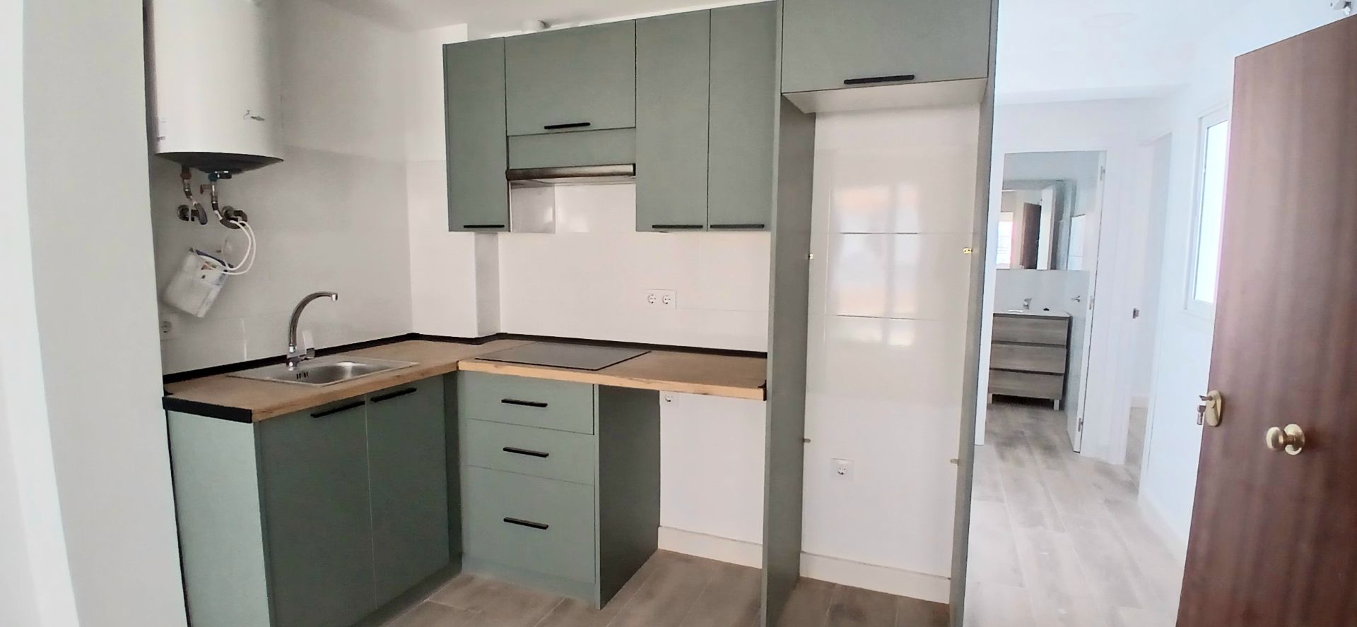 Cocina de Piso en venta en  Almería Capital con Terraza