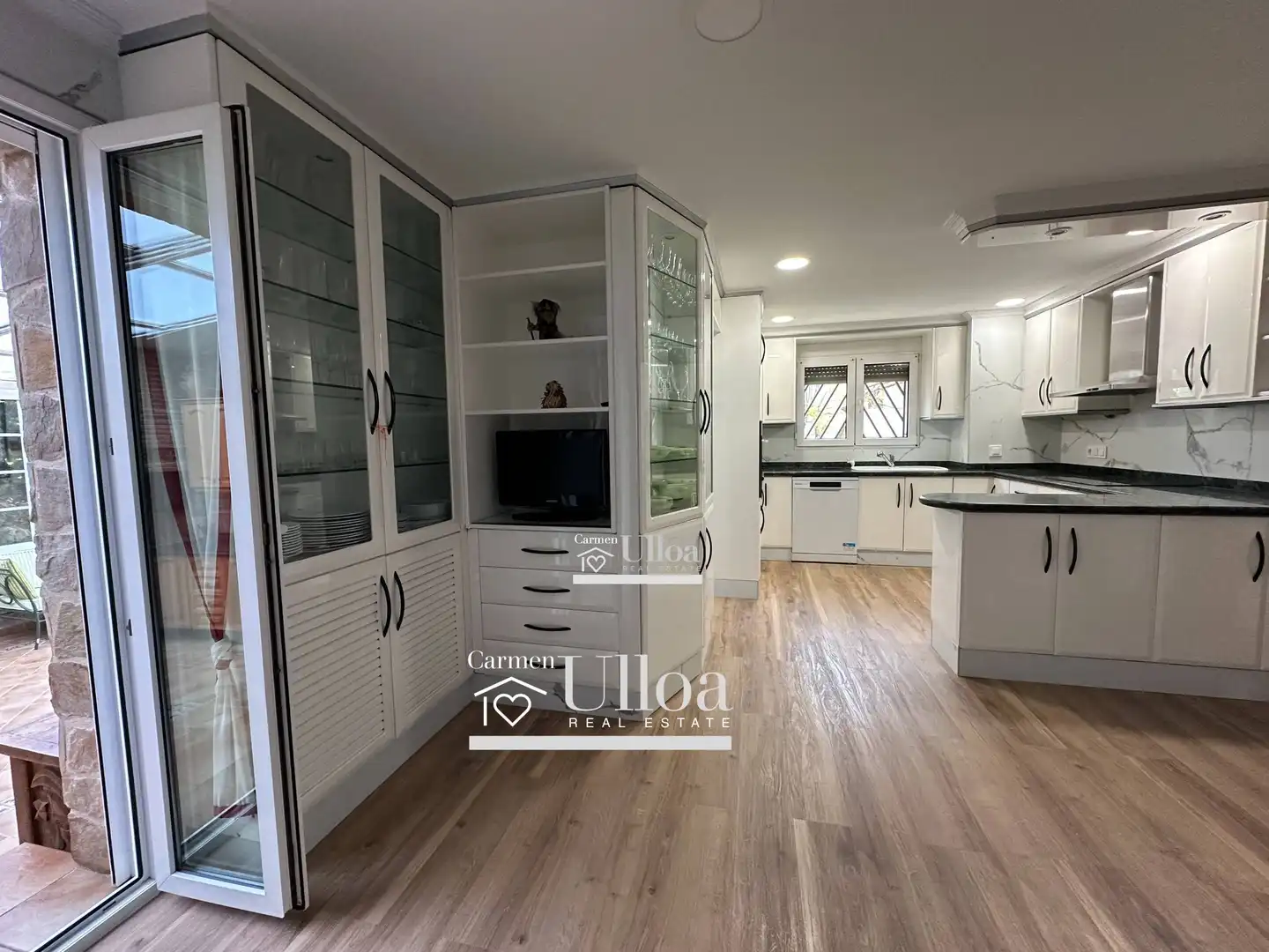Cuina de Casa o xalet en venda en Alicante / Alacant amb Aire condicionat, Calefacció i Jardí privat