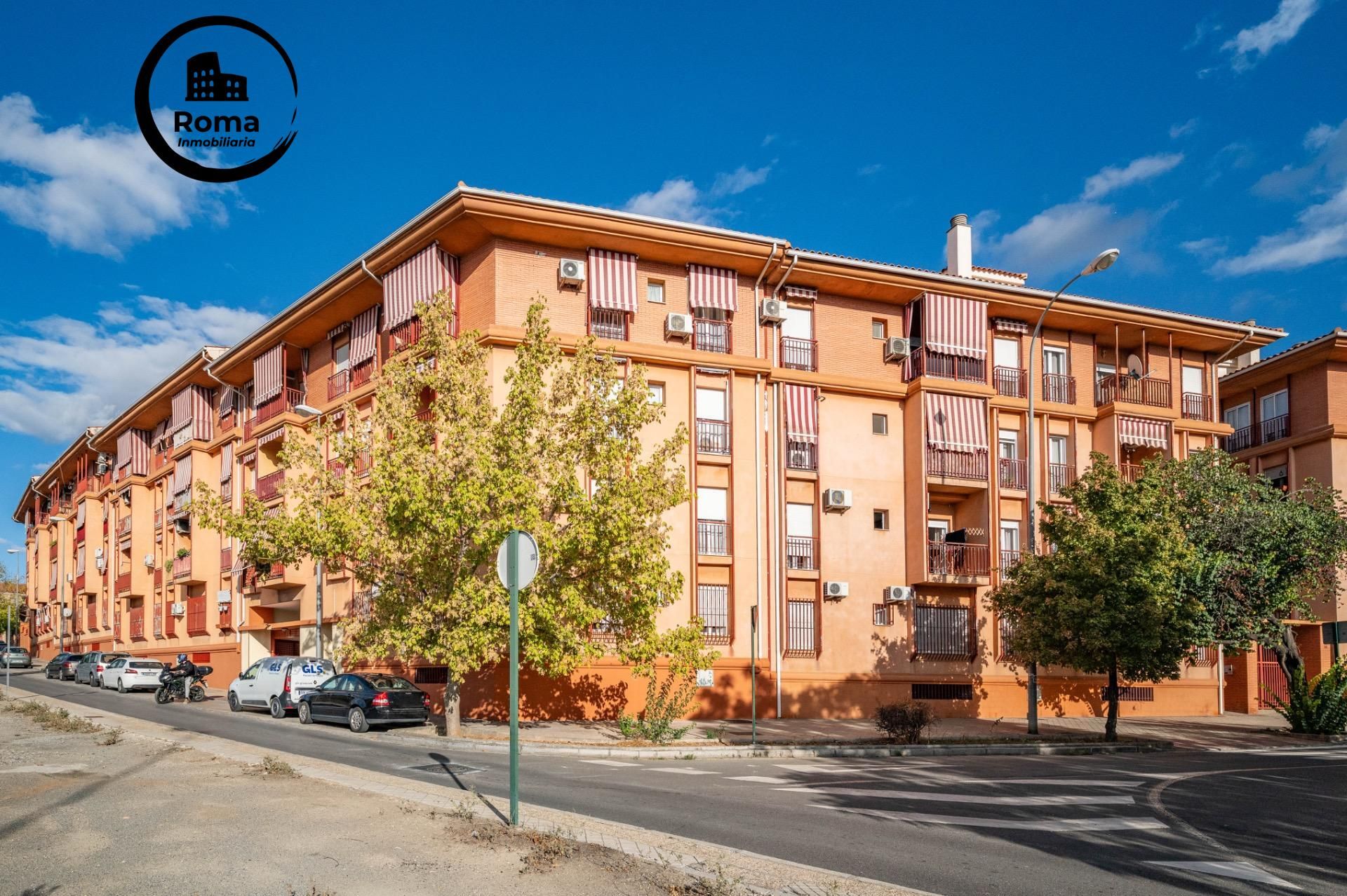 Vista exterior de Piso en venta en  Granada Capital con Amueblado y Balcón