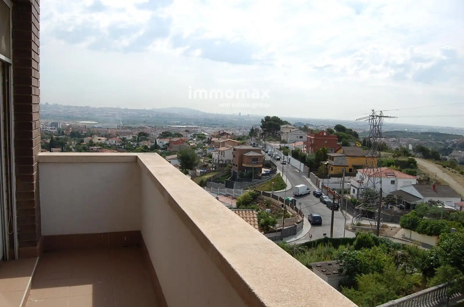 Vista exterior de Casa o xalet en venda en Sant Boi de Llobregat amb Aire condicionat, Calefacció i Terrassa