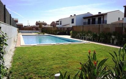 Piscina de Casa o xalet en venda en Cambrils amb Calefacció, Jardí privat i Terrassa