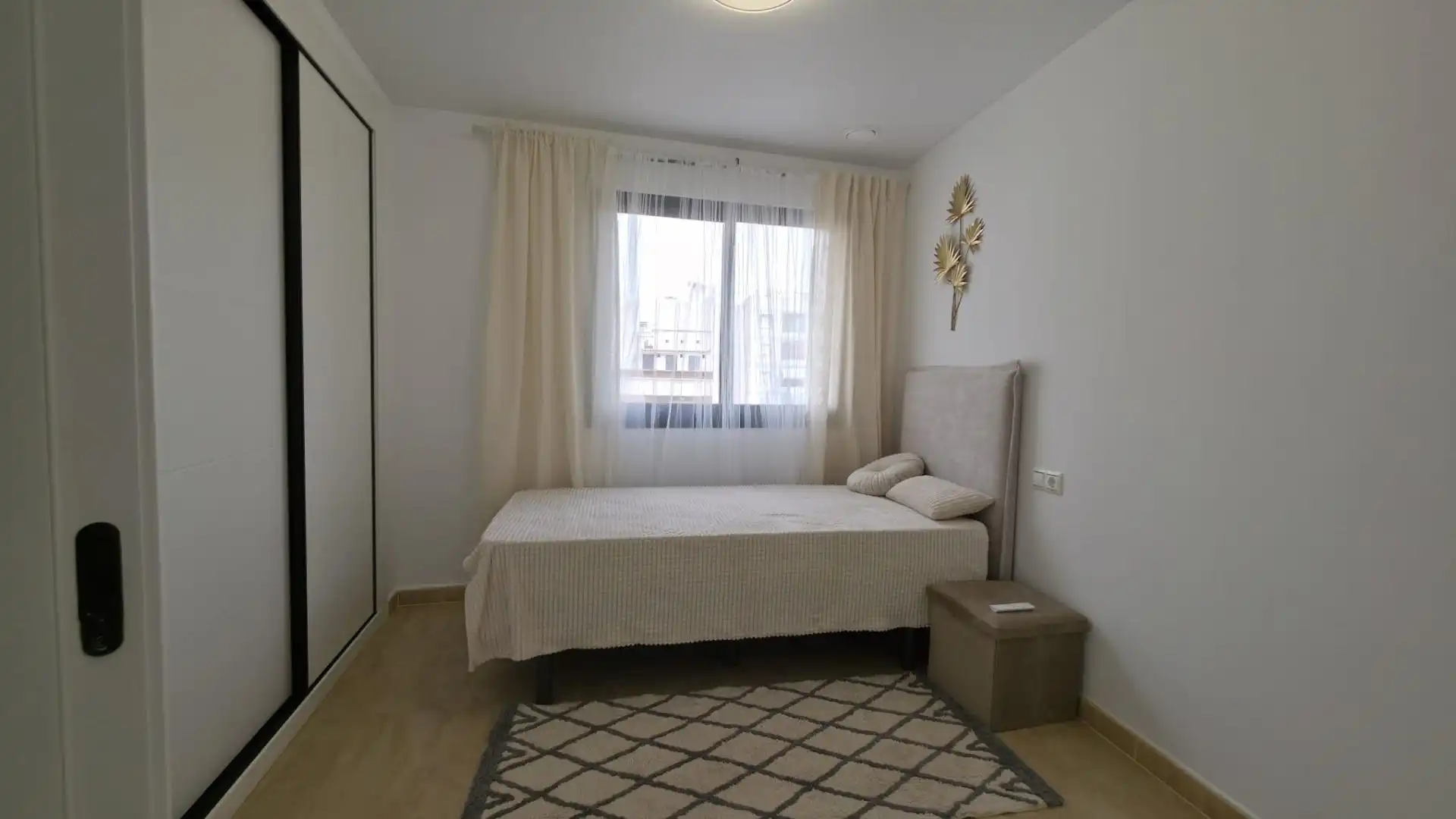 Habitación de Piso en venta en Torrevieja con Aire acondicionado y Amueblado