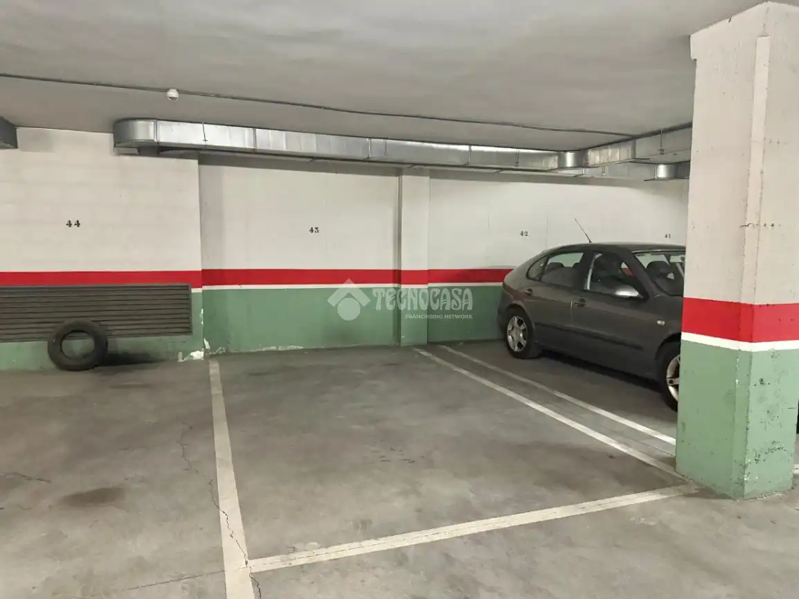 Aparcament de Pis en venda en Palencia amb Parquet i Traster
