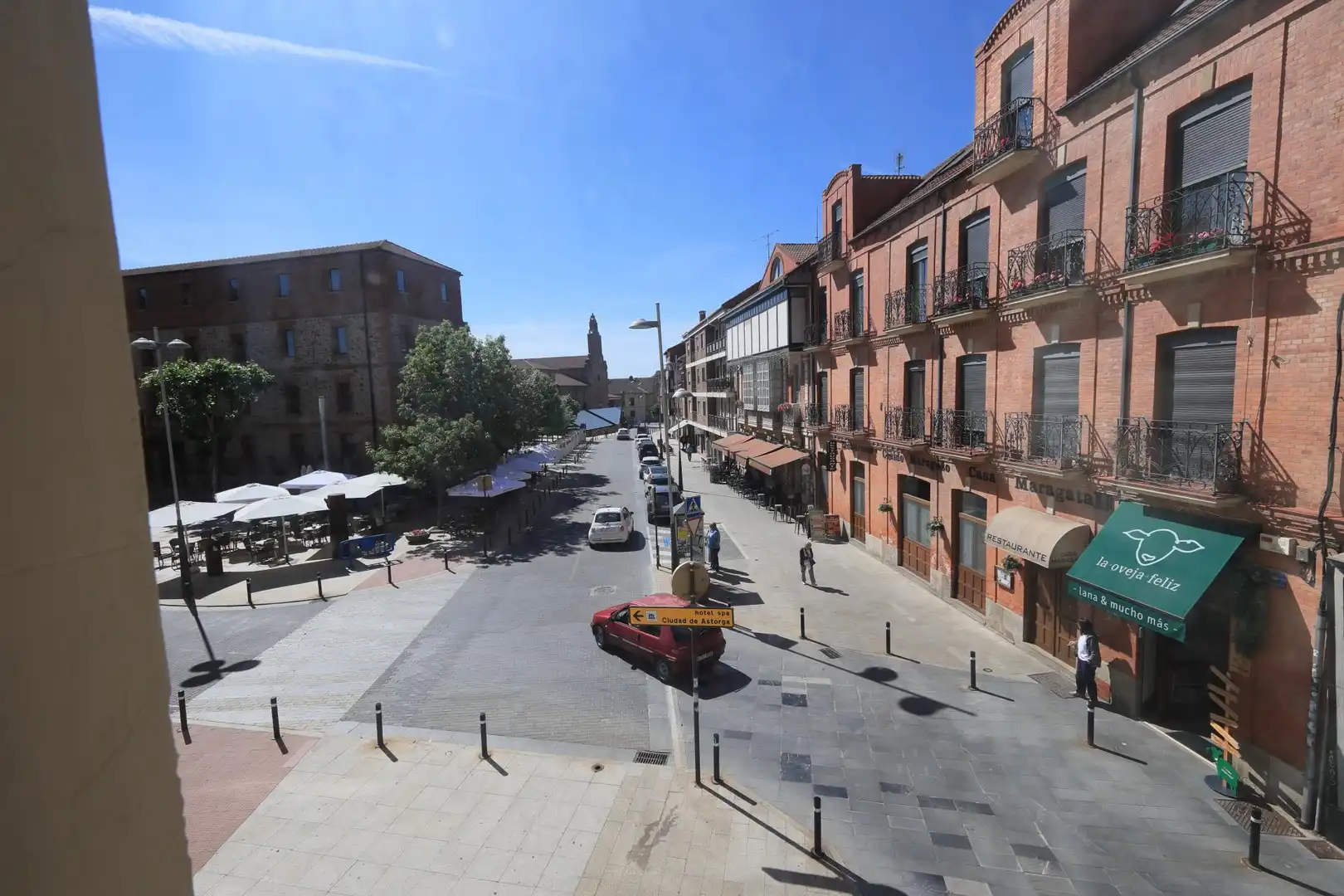 Vista exterior de Piso en venta en Astorga con Calefacción, Terraza y Balcón