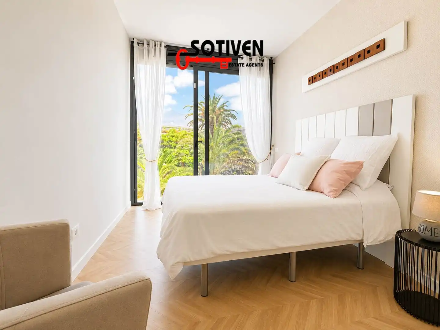 Schlafzimmer von Einfamilien-Reihenhaus zum Verkauf in Guía de Isora mit Klimaanlage, Terrasse und Balkon