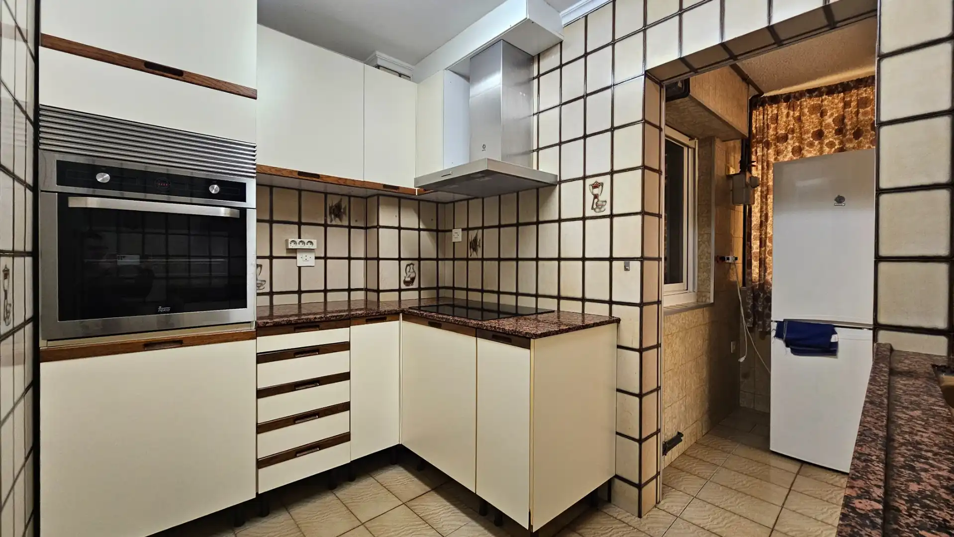 Küche von Wohnung zum Verkauf in Sabadell mit Klimaanlage, Heizung und Balkon