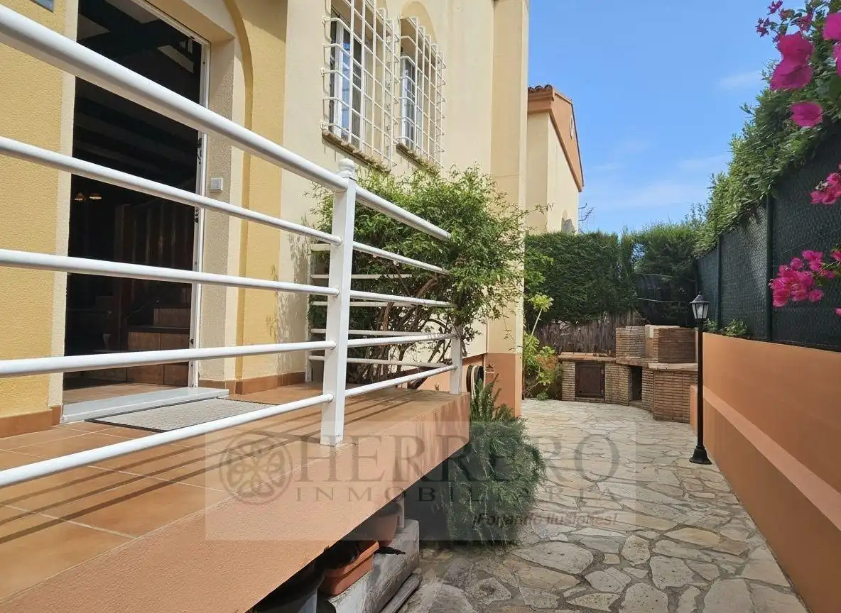 Terraza de Casa adosada en venta en Gandia con Aire acondicionado, Calefacción y Jardín privado