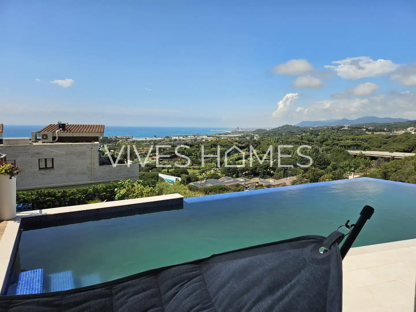 Vista exterior de Casa o chalet en venta en Sant Vicenç de Montalt con Aire acondicionado, Calefacción y Jardín privado