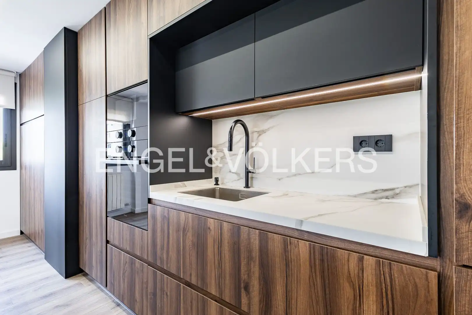 Kitchen of Flat for sale in Sabadell  with Air Conditioner, Heating and Parquet flooring