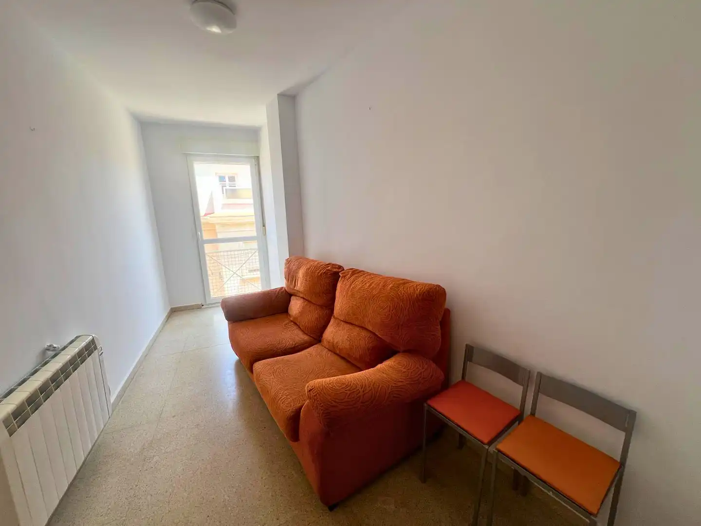 Sala d'estar de Pis en venda en Alar del Rey amb Calefacció i Moblat
