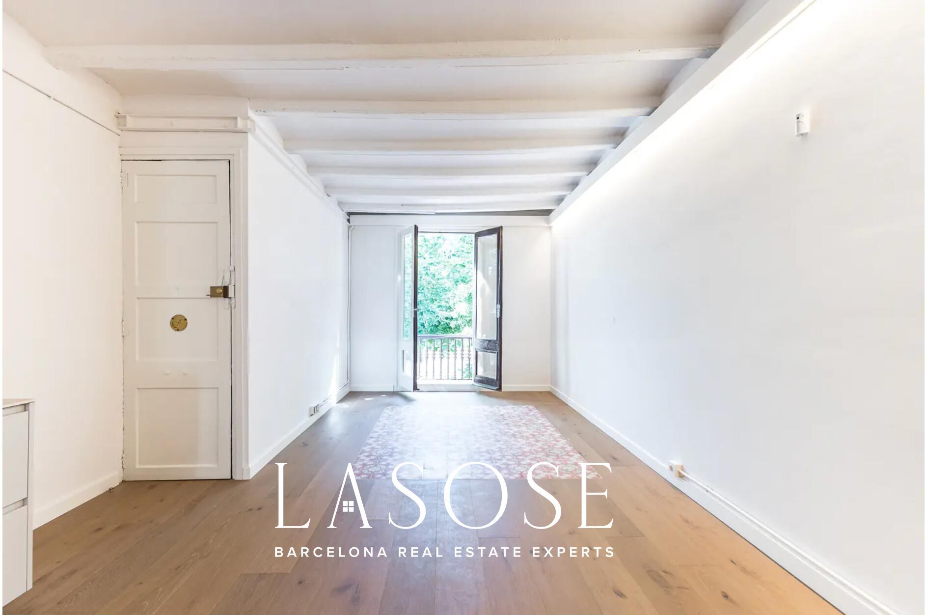 Habitación de Piso en venta en  Barcelona Capital con Calefacción y Balcón