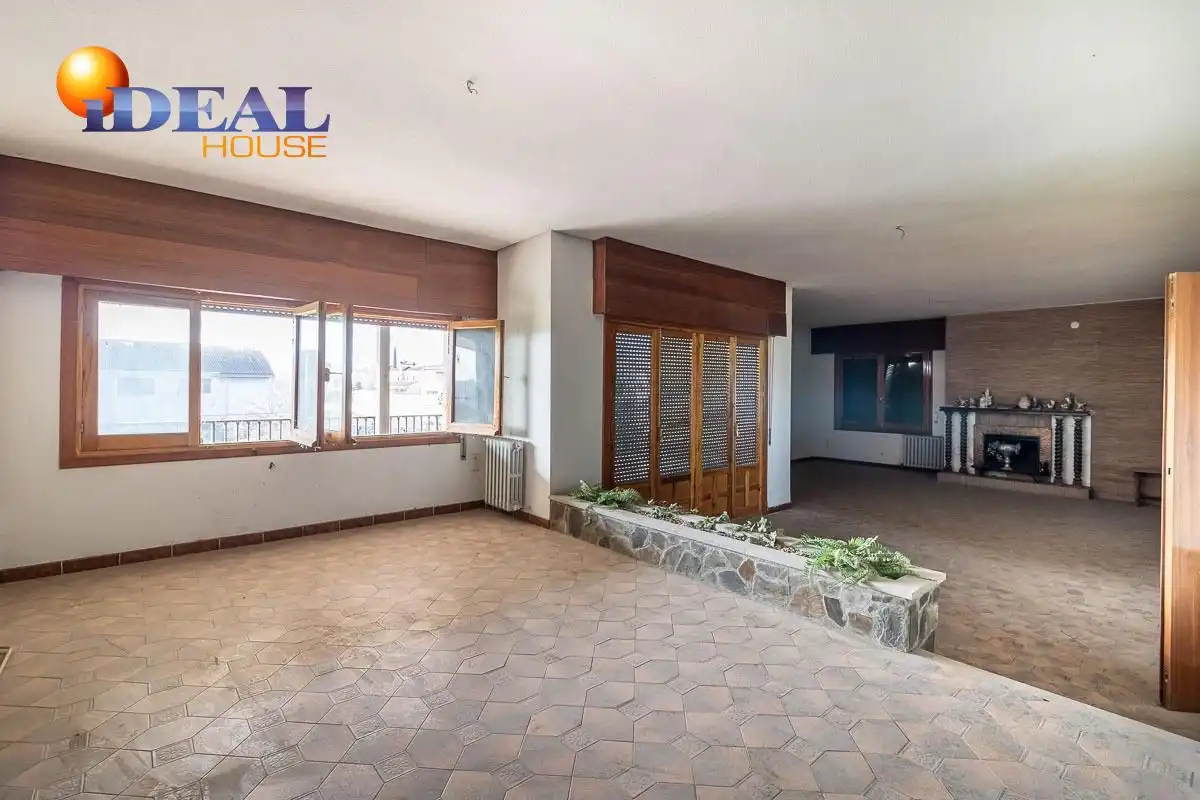 Casa rústica amb piscina en venda a Santa Fe, imagen 4