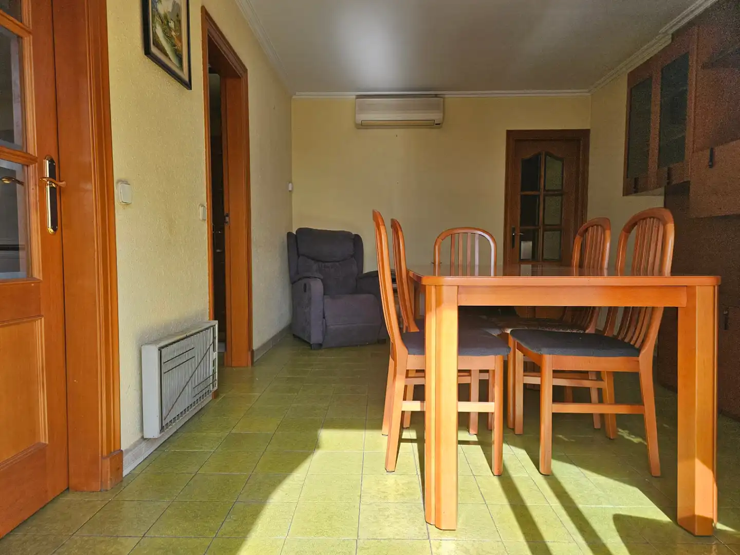 Dining room of Flat for sale in Sabadell  with Air Conditioner, Heating and Oven