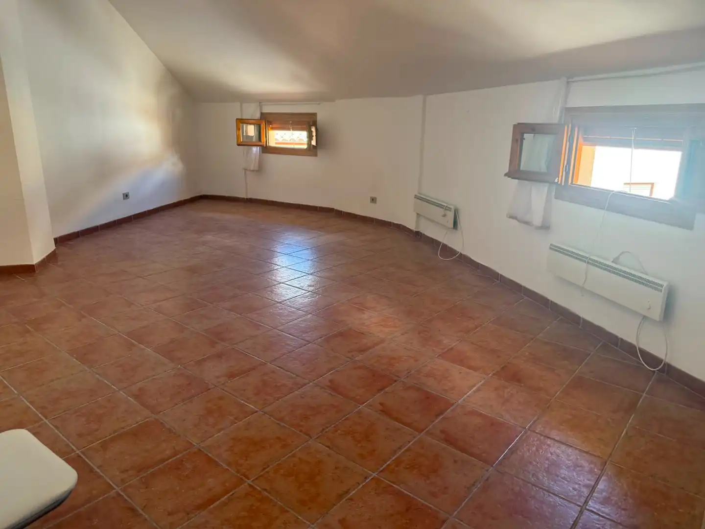 Casa adosada en venda en Cortes de Arenoso amb Calefacció, Moblat i Forn