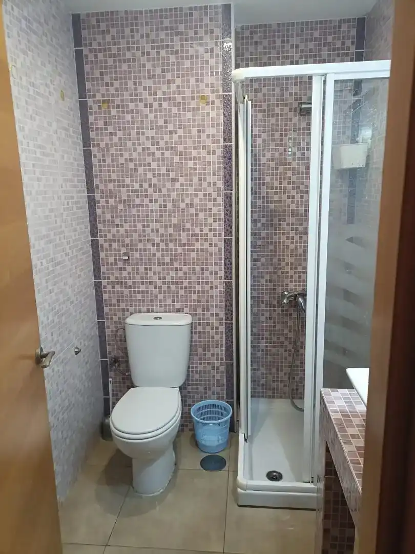 Badezimmer von Wohnung zur Miete in  Huelva Capital