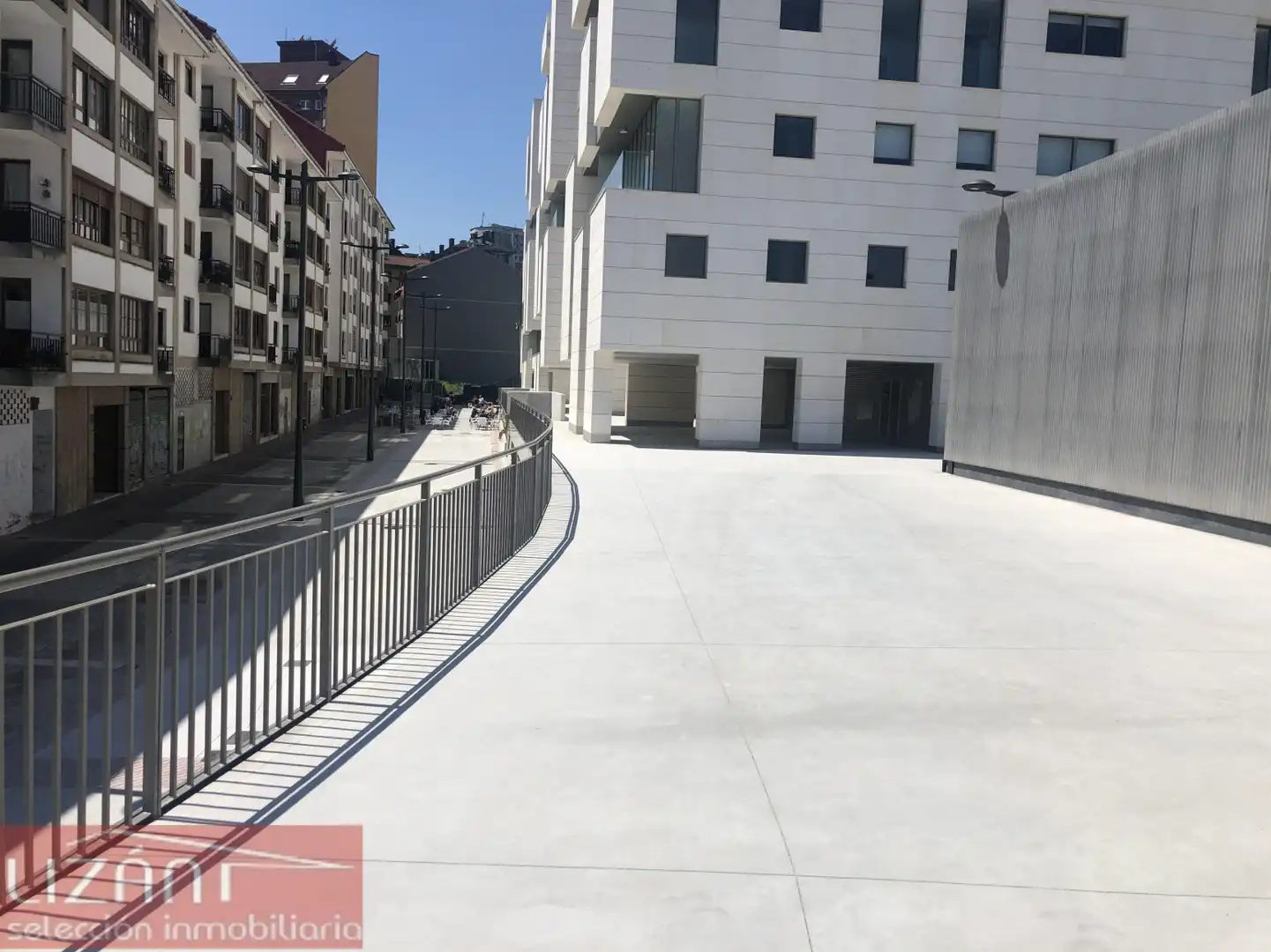 Business premises for sale in Oviedo - Calle Indalecio Prieto, imagen 3