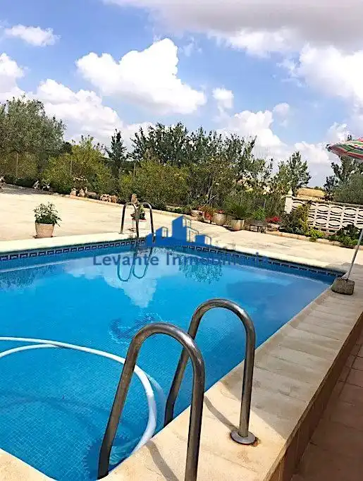 Chalet con piscina en venta en Godelleta