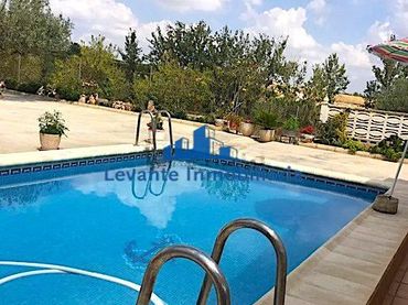 Xalet amb piscina en venda a Godelleta