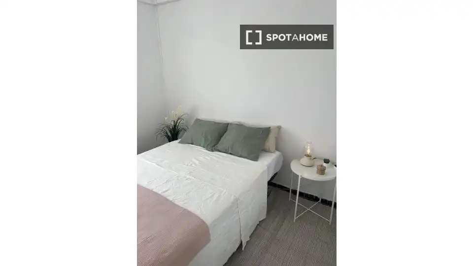 Habitación de Piso para compartir en Santa Coloma de Gramenet con Aire acondicionado, Terraza y Amueblado