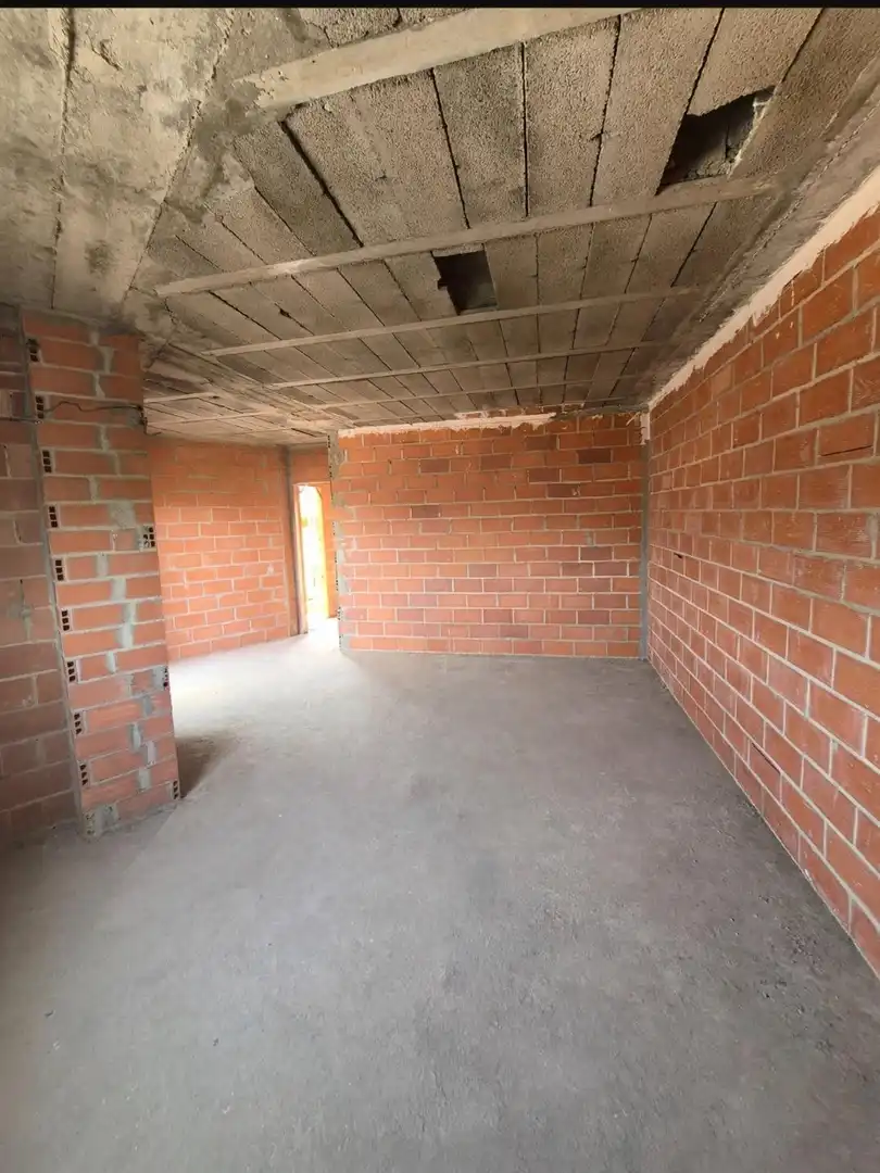 Piso en venta en Serra con Balcón