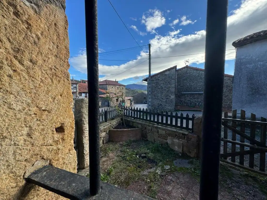 Vista exterior de Casa o chalet en venta en Arenas de Iguña con Calefacción, Jardín privado y Terraza