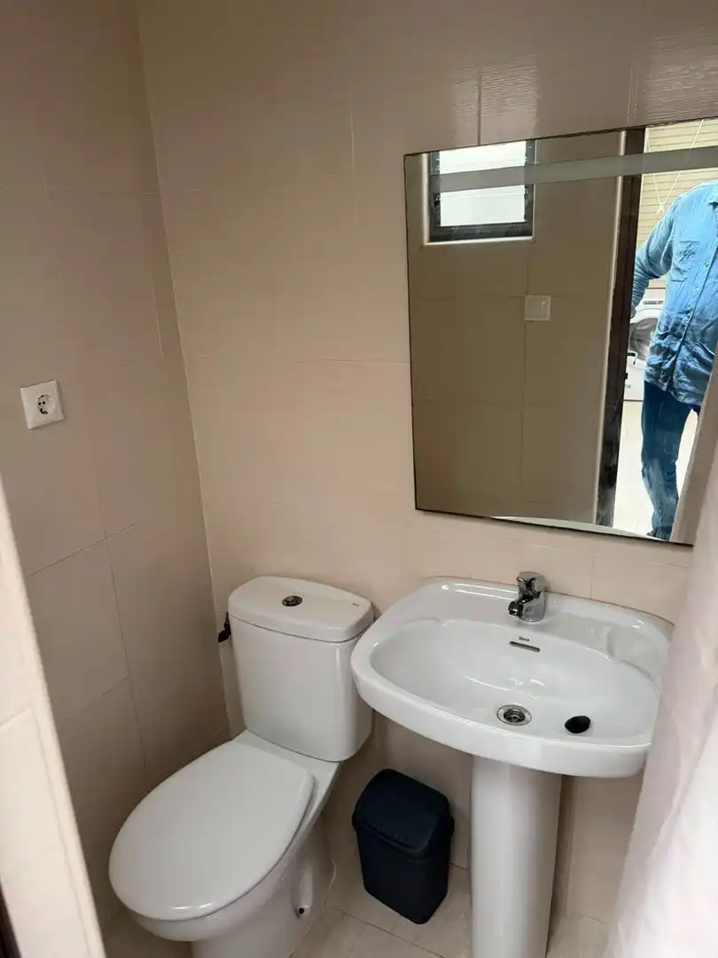 Baño de Piso de alquiler en Torrevieja con Amueblado
