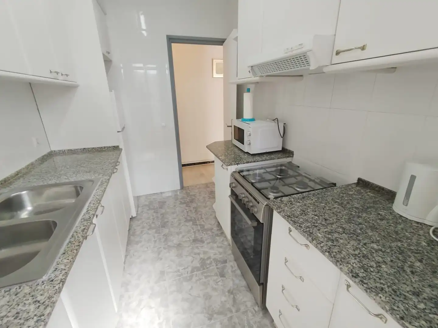 Cuina de Pis en venda en La Ràpita amb Parquet, Moblat i Forn