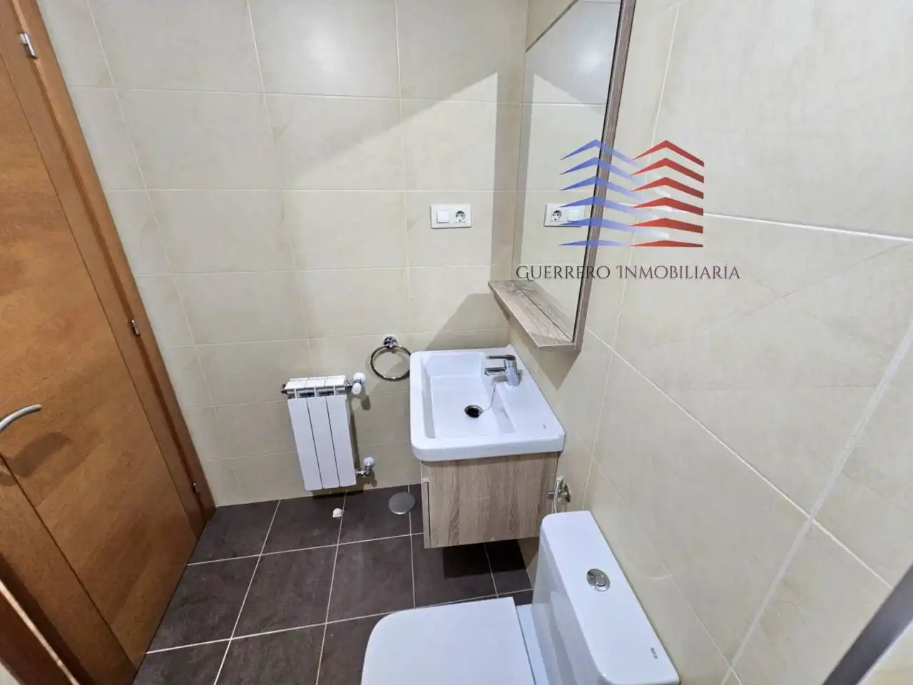 Badezimmer von Wohnung zur Miete in Ourense Capital  mit Heizung, Parkett und Abstellraum