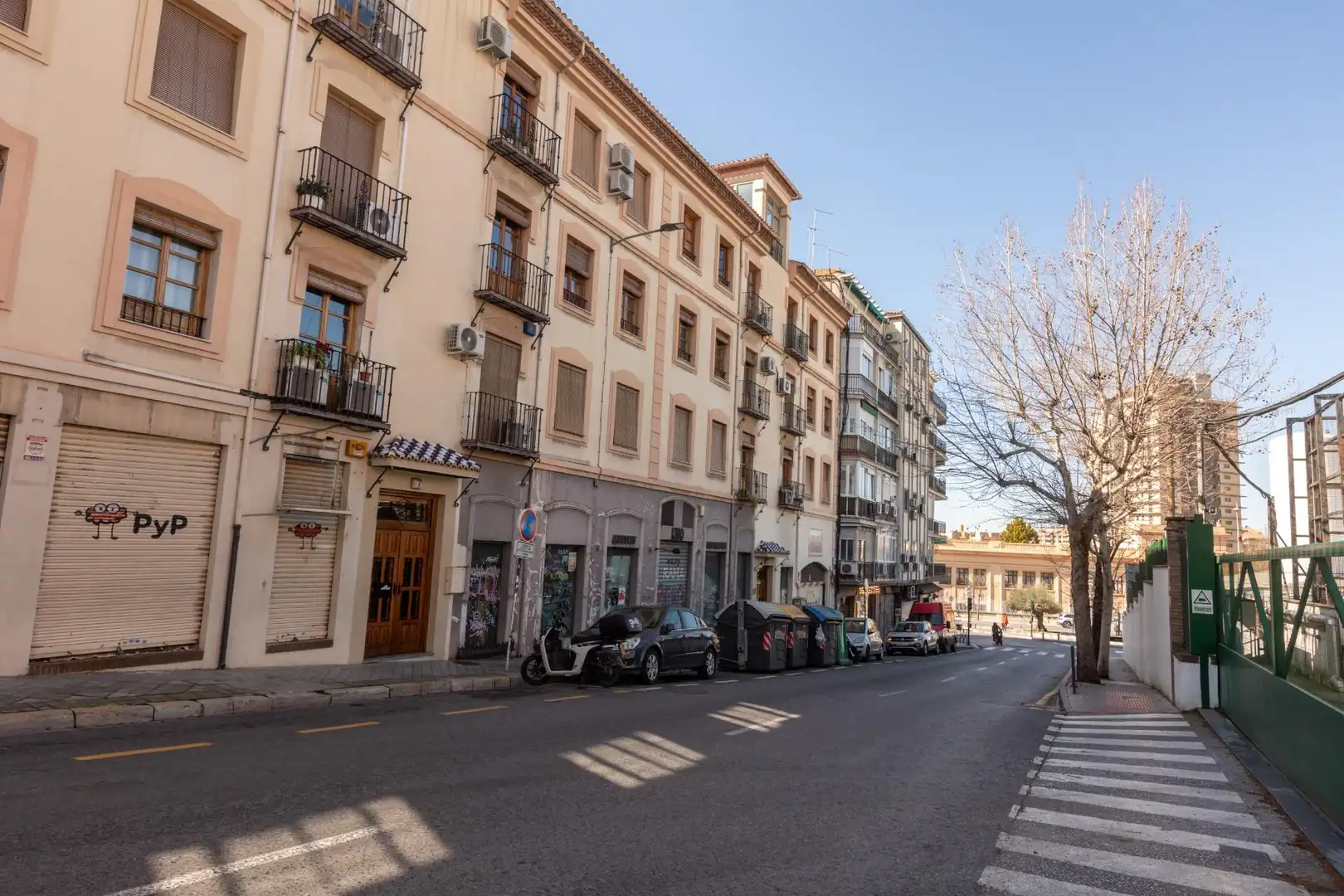 Exterior view of Study for sale in Granada  with Air Conditioner, Heating and Alarm