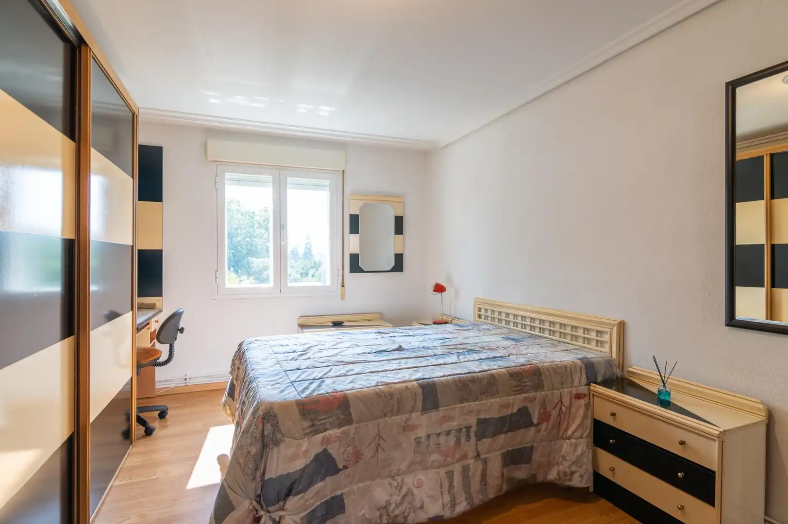 Habitación de Piso en venta en  Pamplona / Iruña con Calefacción, Parquet y Balcón