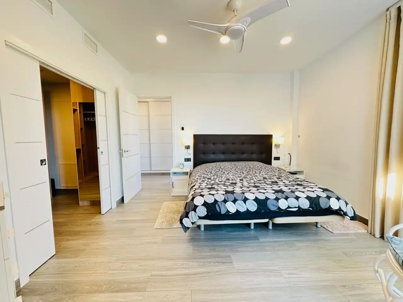 Habitación de Casa o chalet en venta en Nerja con Aire acondicionado, Jardín privado y Trastero