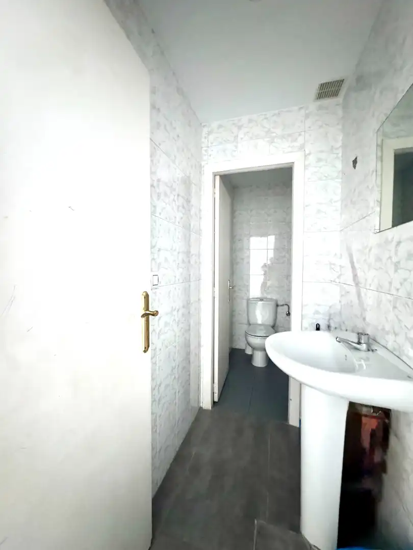 Badezimmer von Geschaftsraum zur Miete in Gijón 