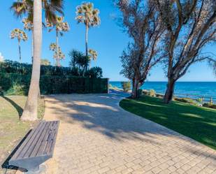 Exterior view of Single-family semi-detached for sale in Estepona  with Air Conditioner, Terrace and Balcony